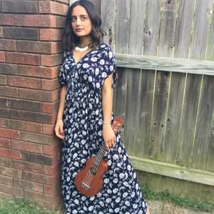 Meet your Posher, Elisa